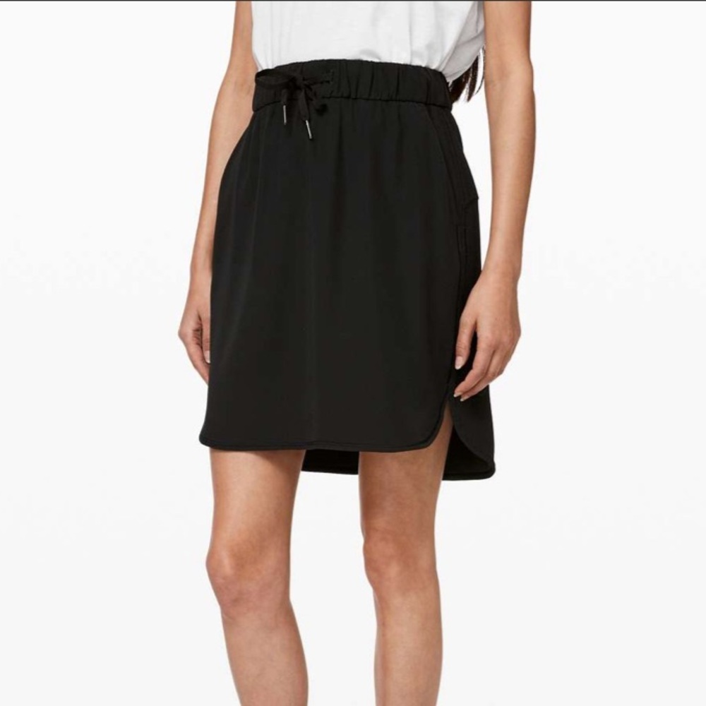 LULULEMON - On The Fly Skirt *Woven